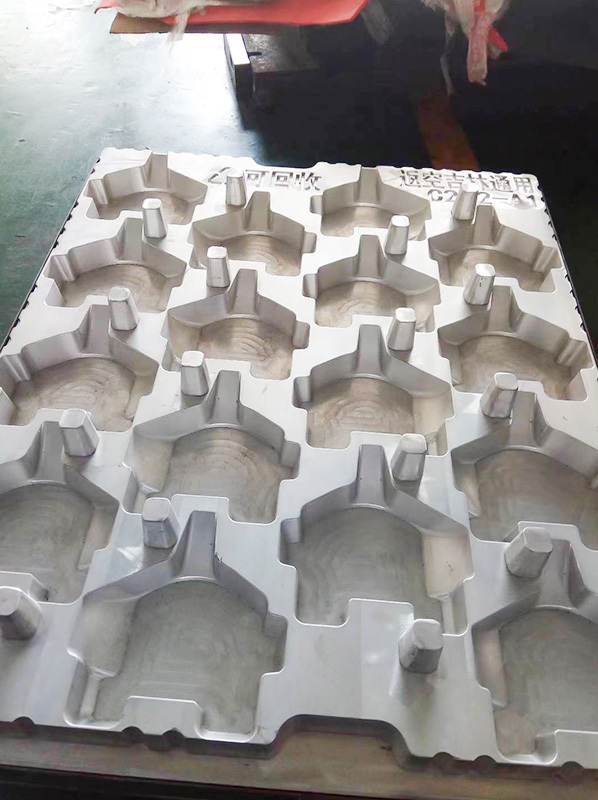 Auto parts tray