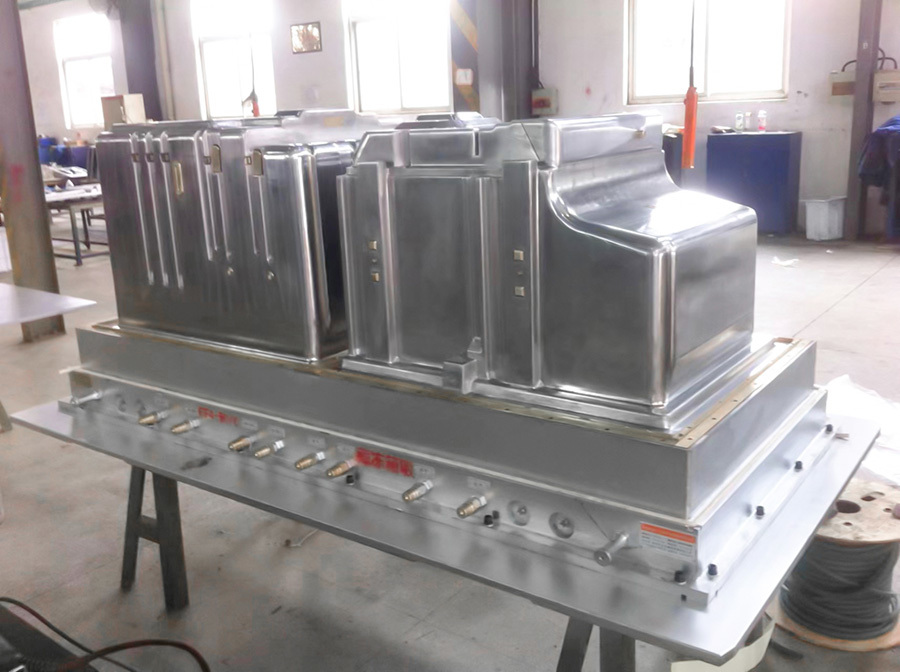 Refrigerator liner