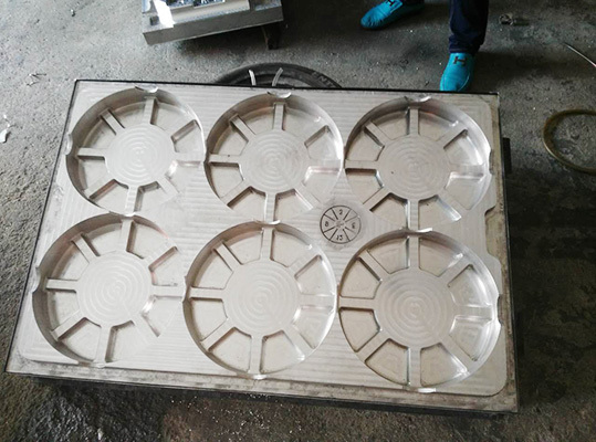 Auto parts tray