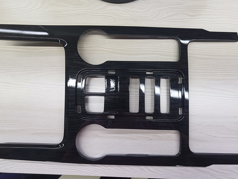 High pressure forming machine
