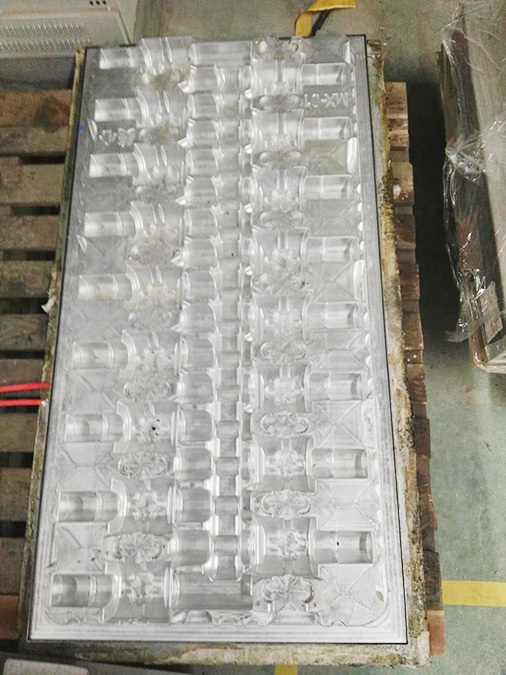 Plastic box mould