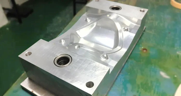 Auto parts tray