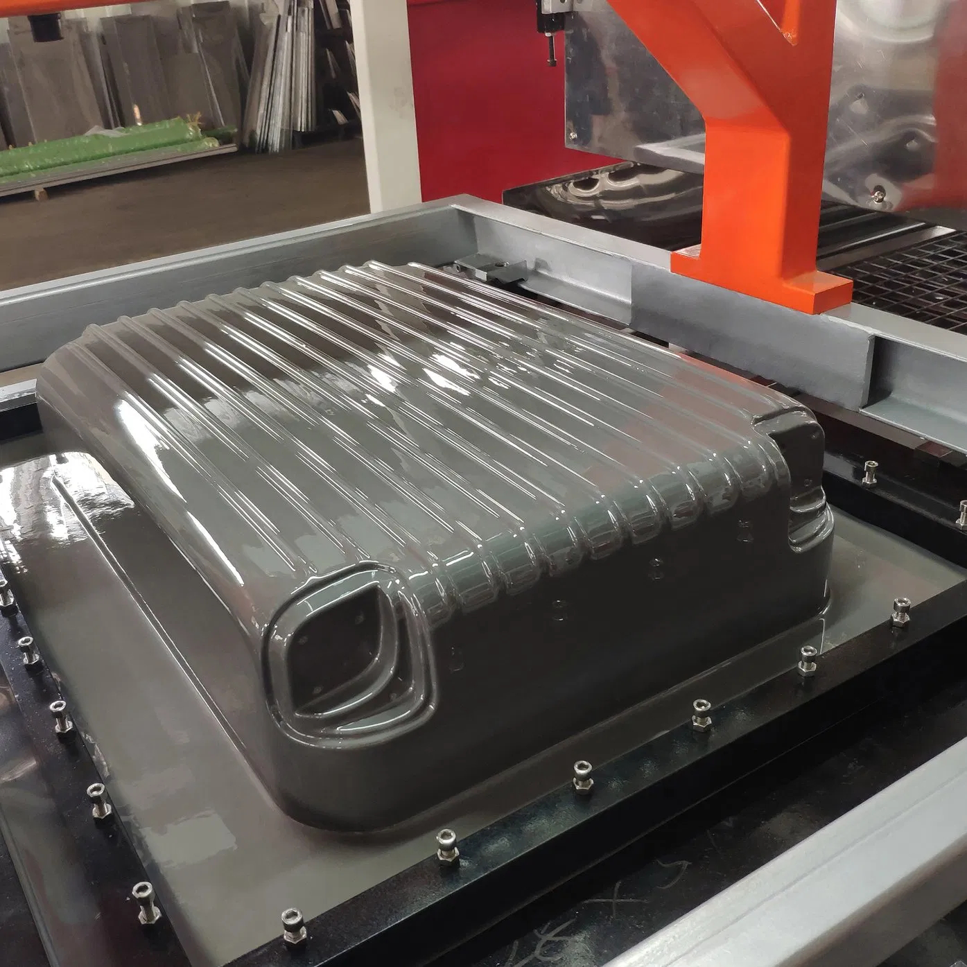 Thermoforming Machines for Luggage and Suitcase Shell Production