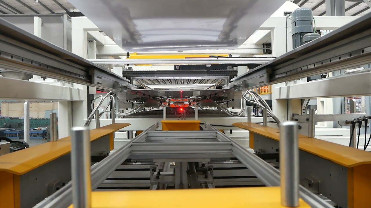 How Automated Loading and Unloading Improves Thermoforming Production